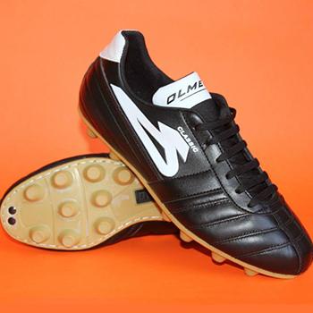 classic soccer shoes